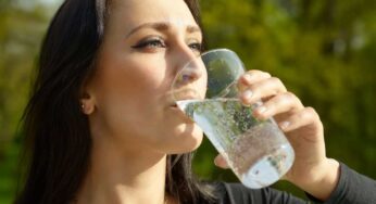 Bevi l’acqua frizzante? C’è questo falso mito da sfatare subito
